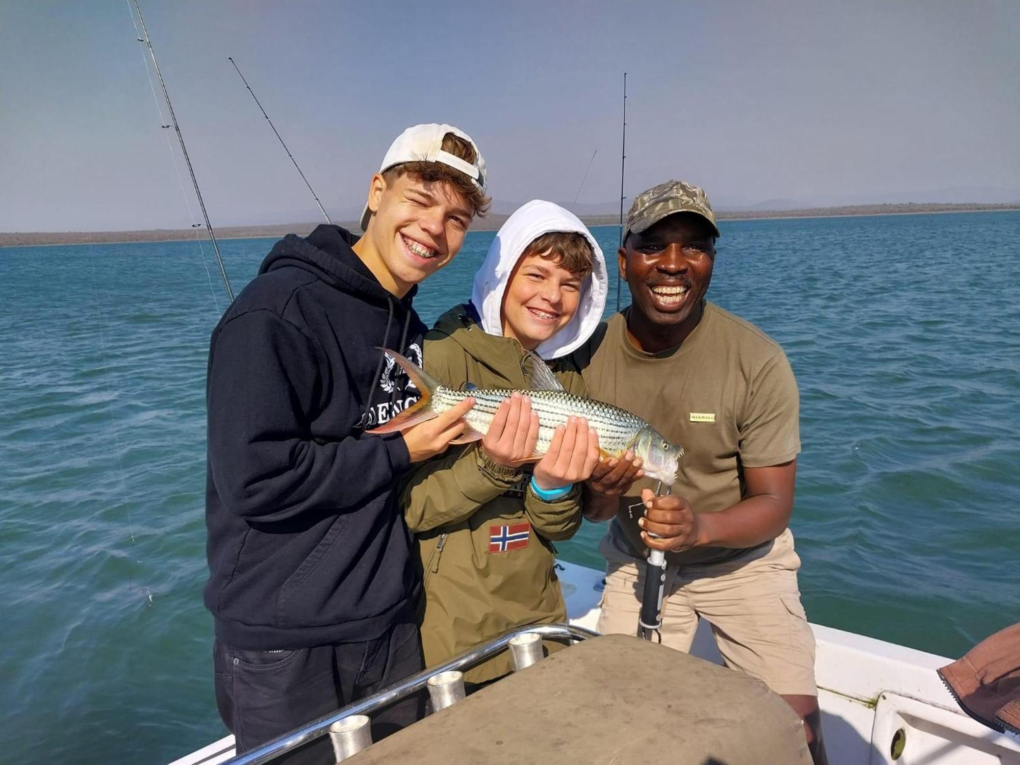 Shayamoya Tiger Fishing And Game Lodge 퐁골라 외부 사진